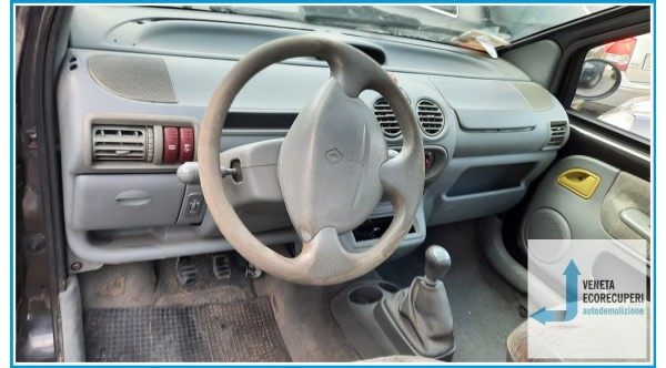 RENAULT TWINGO 1a Serie  del 2002 parti usate e ricambi - Tipo Motore D7FF7