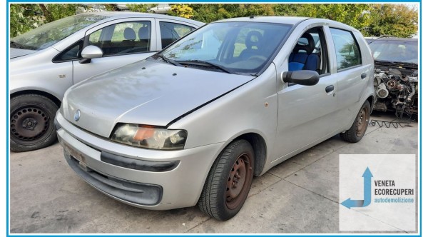 FIAT PUNTO 1N/1P del 2002 parti usate e ricambi - Tipo Motore 188A4000