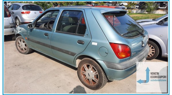 FORD FIESTA DX del 2001 parti usate e ricambi - Tipo Motore DHF