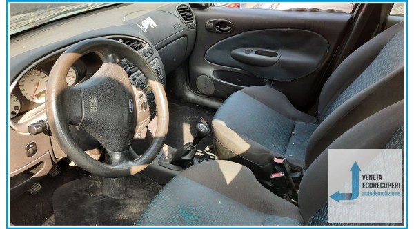 FORD FIESTA DX del 2001 parti usate e ricambi - Tipo Motore DHF