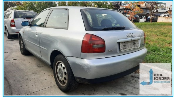AUDI A3 8L del 1998 parti usate e ricambi - Tipo Motore AKL