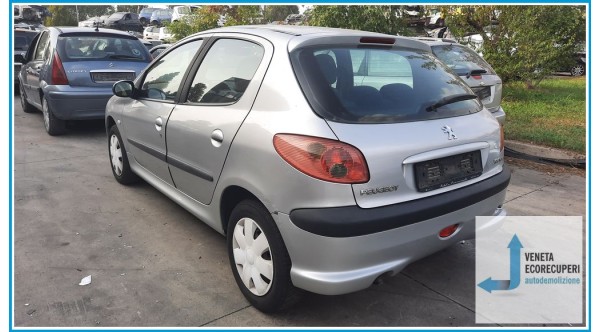 PEUGEOT 206  del 2004 parti usate e ricambi - Tipo Motore 8HX