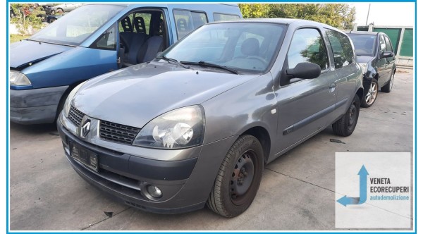 RENAULT CLIO 2a Serie  del 2003 parti usate e ricambi - Tipo Motore D4FB7