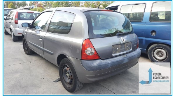 RENAULT CLIO 2a Serie  del 2003 parti usate e ricambi - Tipo Motore D4FB7