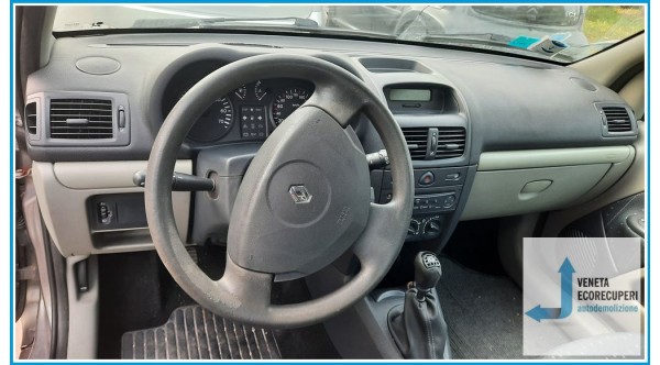 RENAULT CLIO 2a Serie  del 2003 parti usate e ricambi - Tipo Motore D4FB7