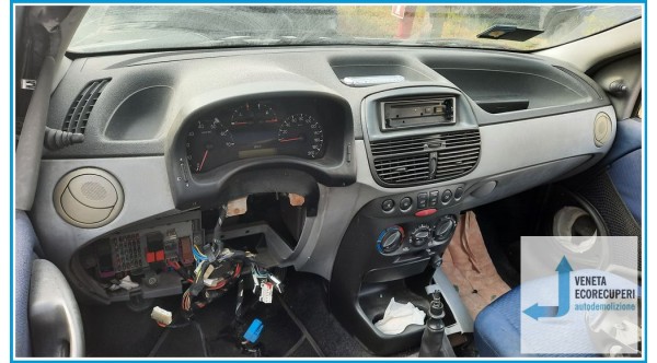 FIAT PUNTO 1N/1P del 2001 parti usate e ricambi - Tipo Motore 188A4000