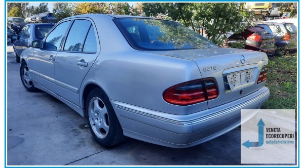 MERCEDES-BENZ Classe E W/S210 del 2000 parti usate e ricambi - Tipo Motore 612961