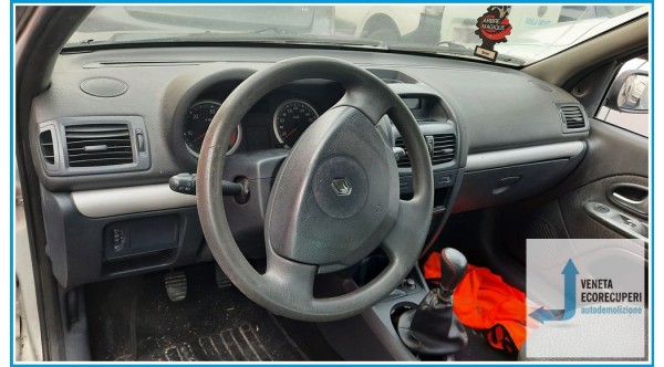 RENAULT CLIO 2a Serie  del 2004 parti usate e ricambi - Tipo Motore K9KE7