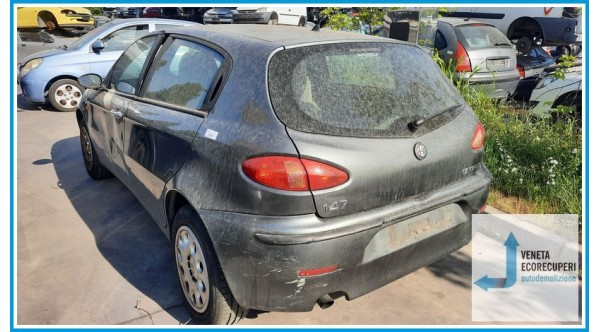 ALFA ROMEO 147 W8 del 2002 parti usate e ricambi