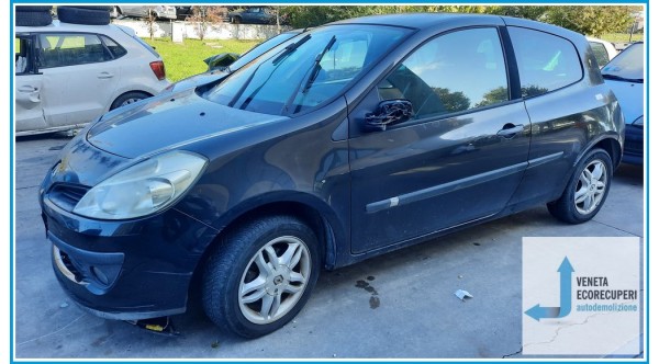 RENAULT CLIO 3a Serie  del 2007 parti usate e ricambi - Tipo Motore D4FD7