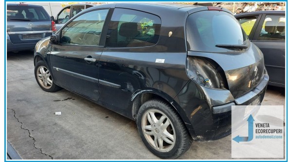 RENAULT CLIO 3a Serie  del 2007 parti usate e ricambi - Tipo Motore D4FD7