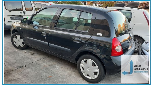 RENAULT CLIO 2a Serie  del 2006 parti usate e ricambi - Tipo Motore D7FG7