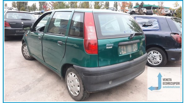 FIAT PUNTO 1a Serie  del 1998 parti usate e ricambi - Tipo Motore 176B2000