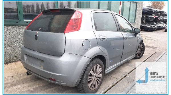 FIAT GRANDE PUNTO 2Y del 2009 parti usate e ricambi - Tipo Motore 198A4000