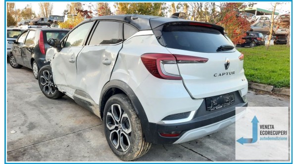 RENAULT CAPTUR 2A SERIE PLUG-IN  del 2023 parti usate e ricambi - Tipo Motore H4MC6