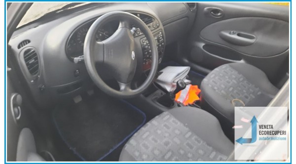 FORD FIESTA DX del 2001 parti usate e ricambi - Tipo Motore DHF