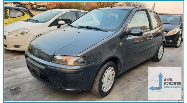 FIAT PUNTO 1N/1P del 2001 parti usate e ricambi - Tipo Motore 188A5000