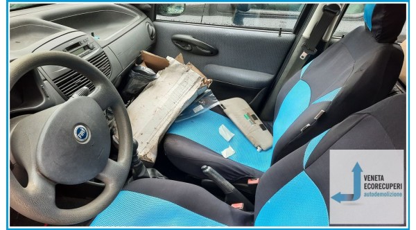 FIAT PUNTO 1N/1P del 2003 parti usate e ricambi - Tipo Motore 188A4000