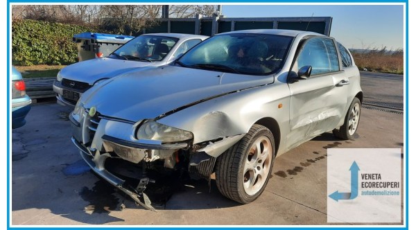 ALFA ROMEO 147 W8 del 2002 parti usate e ricambi