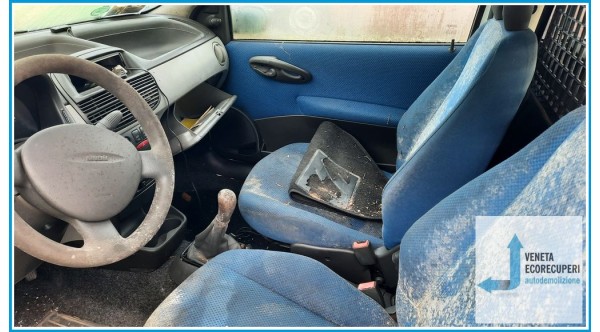 FIAT PUNTO 1N/1P del 2001 parti usate e ricambi - Tipo Motore 188A3000
