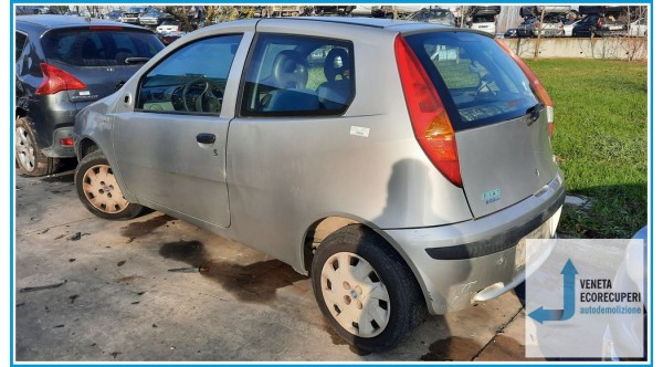 FIAT PUNTO 1N/1P del 2003 parti usate e ricambi - Tipo Motore 188A4000