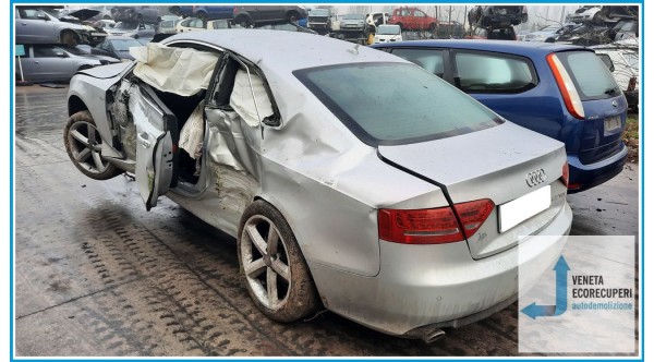 AUDI A5/S5 8T del 2010 parti usate e ricambi - Tipo Motore CGK