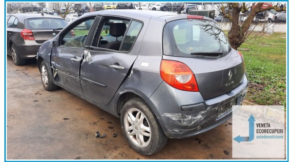 RENAULT CLIO 3a Serie  del 2006 parti usate e ricambi - Tipo Motore K4JG7