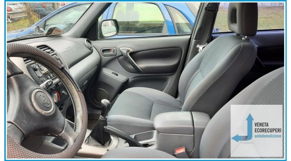 TOYOTA RAV 4 2a Serie  del 2003 parti usate e ricambi - Tipo Motore 1CDFTV