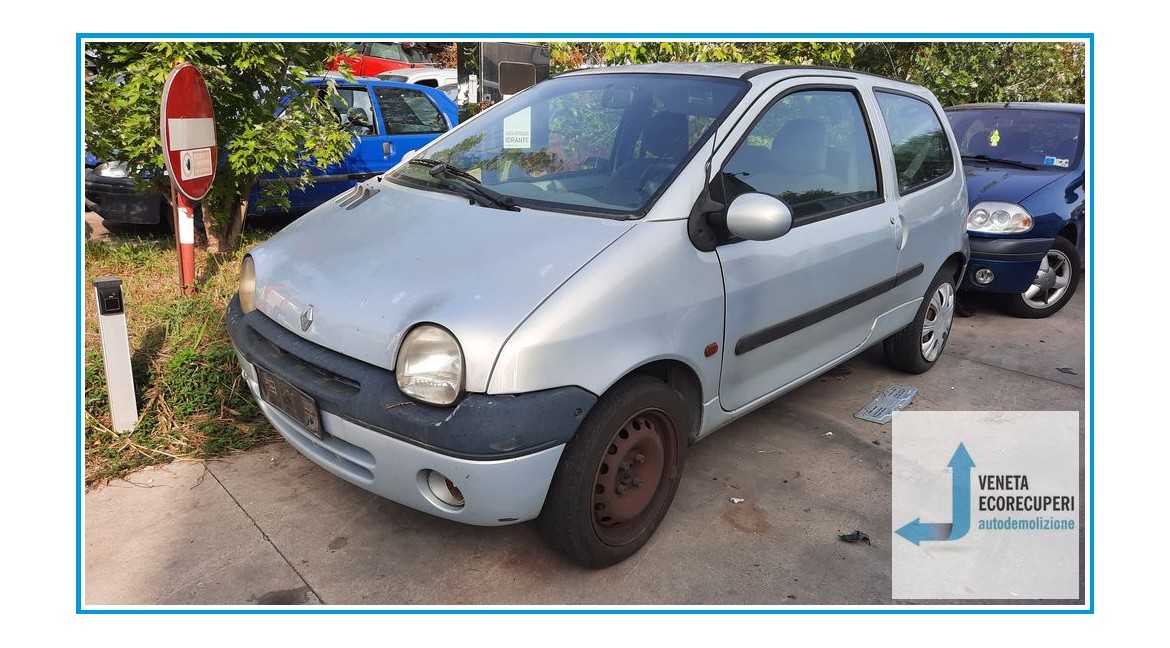 RENAULT TWINGO 1a Serie  del 2001 parti usate e ricambi - Tipo Motore D7FF7