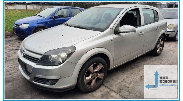 OPEL ASTRA A04 del 2004 parti usate e ricambi - Tipo Motore Z17DTH