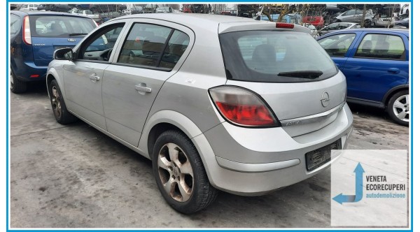 OPEL ASTRA A04 del 2004 parti usate e ricambi - Tipo Motore Z17DTH
