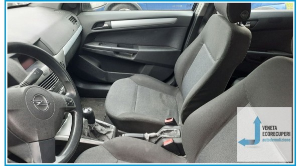 OPEL ASTRA A04 del 2004 parti usate e ricambi - Tipo Motore Z17DTH
