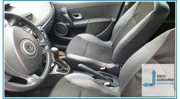 RENAULT CLIO 3a Serie  del 2007 parti usate e ricambi - Tipo Motore D4FD7