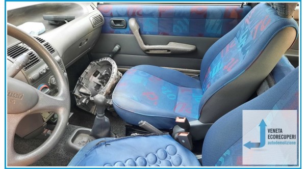 FIAT PUNTO 1a Serie  del 1998 parti usate e ricambi - Tipo Motore 176B2000