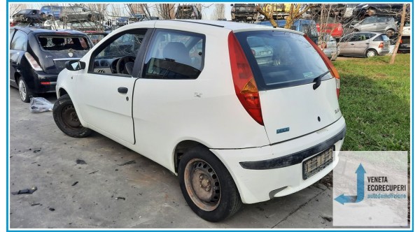 FIAT PUNTO 1N/1P del 2000 parti usate e ricambi - Tipo Motore 188A4000