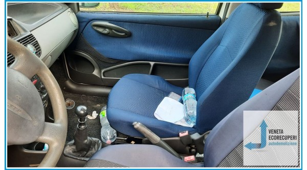 FIAT PUNTO 1N/1P del 2000 parti usate e ricambi - Tipo Motore 188A4000