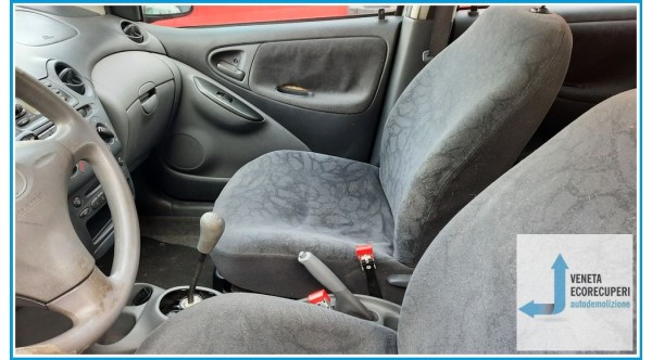 TOYOTA YARIS FRP del 2003 parti usate e ricambi - Tipo Motore 1SZFE