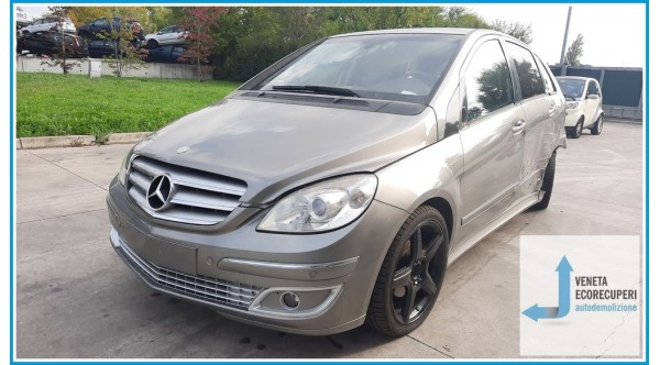 MERCEDES-BENZ Classe B T245 del 2006 parti usate e ricambi