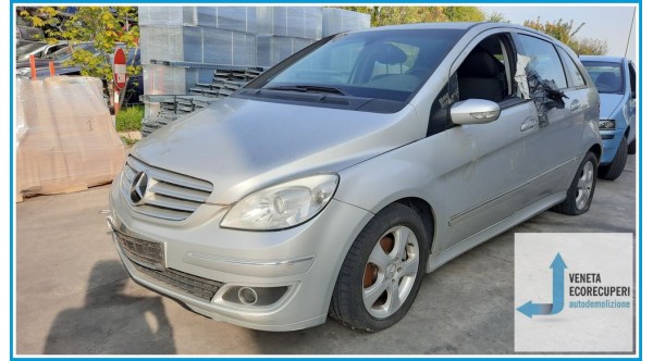 MERCEDES-BENZ Classe B T245 del 2008 parti usate e ricambi