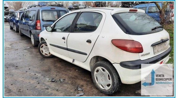 PEUGEOT 206  del 2002 parti usate e ricambi - Tipo Motore 8HX