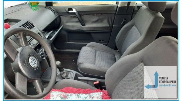 VOLKSWAGEN POLO 9N del 2004 parti usate e ricambi - Tipo Motore AMF