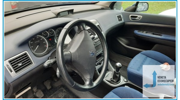 PEUGEOT 307  del 2003 parti usate e ricambi - Tipo Motore RFN