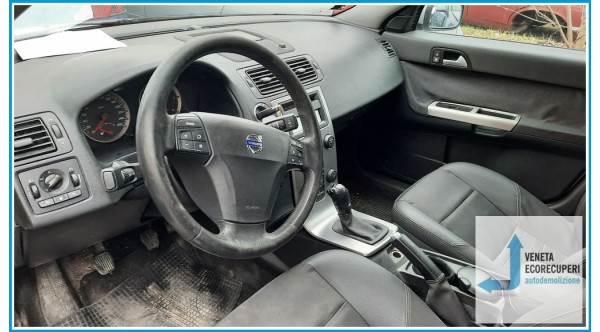 VOLVO V50  del 2004 parti usate e ricambi - Tipo Motore D4204T
