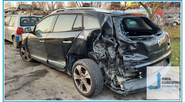 RENAULT MEGANE 3a Serie  del 2010 parti usate e ricambi - Tipo Motore K9KJ8