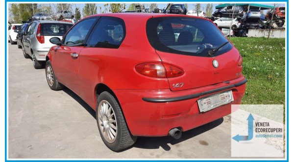 ALFA ROMEO 147 W8 del 2001 parti usate e ricambi