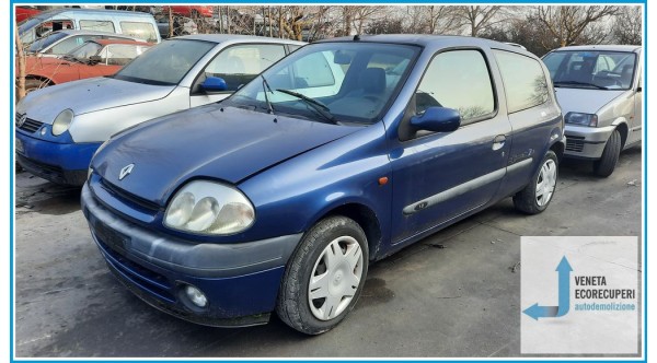 RENAULT CLIO 2a Serie  del 2000 parti usate e ricambi - Tipo Motore D7FD7
