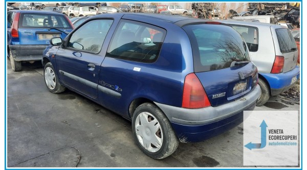 RENAULT CLIO 2a Serie  del 2000 parti usate e ricambi - Tipo Motore D7FD7