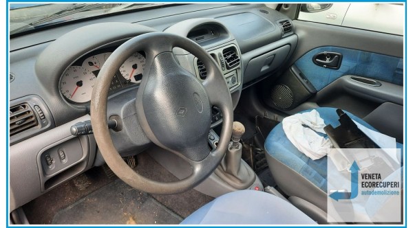 RENAULT CLIO 2a Serie  del 2000 parti usate e ricambi - Tipo Motore D7FD7