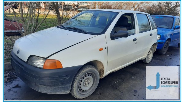 FIAT PUNTO 1a Serie  del 1999 parti usate e ricambi - Tipo Motore 176B2000