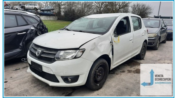 DACIA SANDERO 2a Serie  del 2015 parti usate e ricambi - Tipo Motore D4FF7